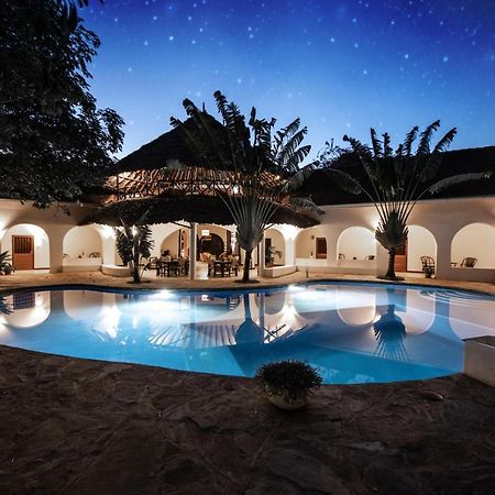Zarafa House Bed and Breakfast Diani Beach Exteriör bild