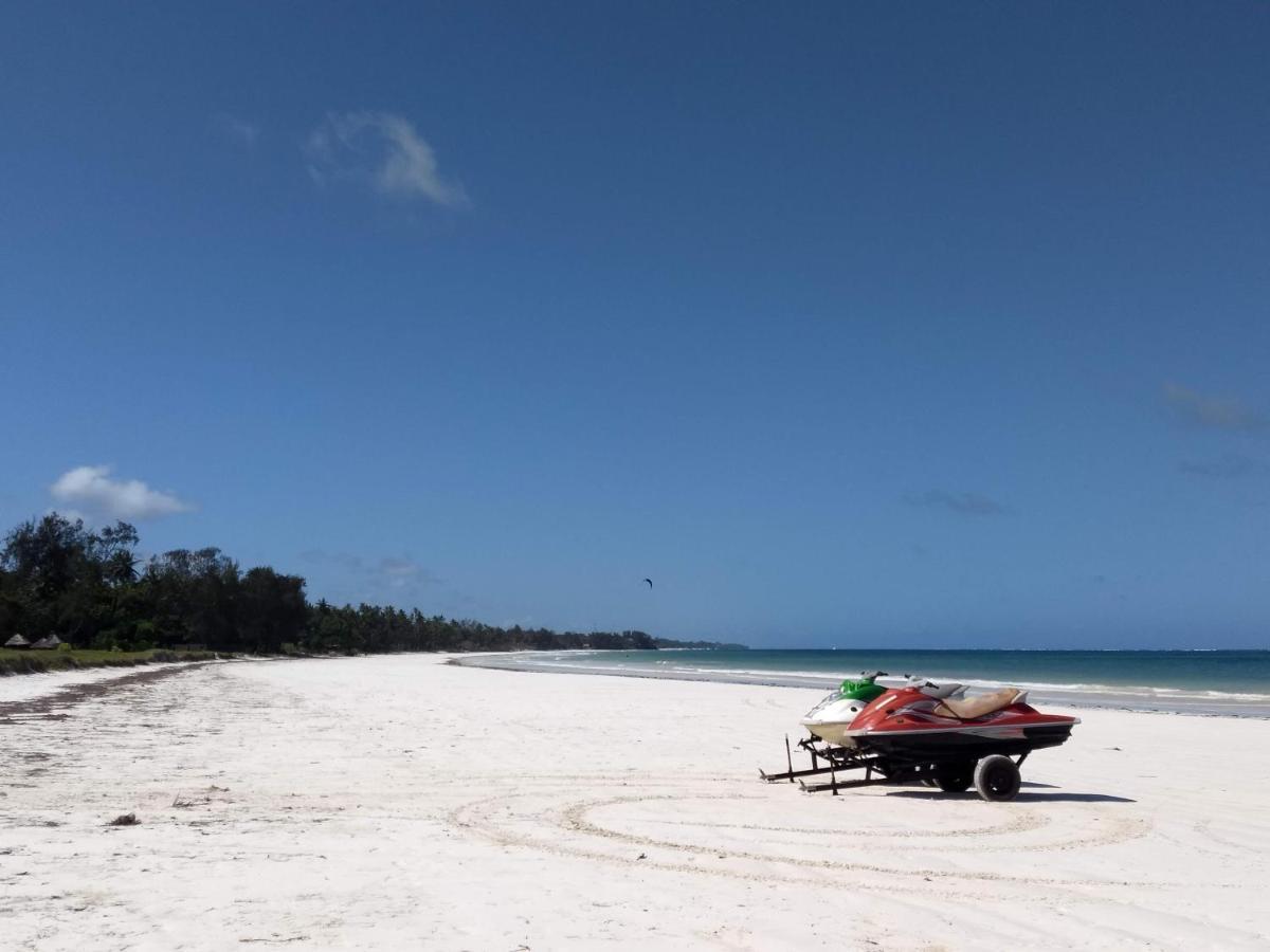 Zarafa House Bed and Breakfast Diani Beach Exteriör bild