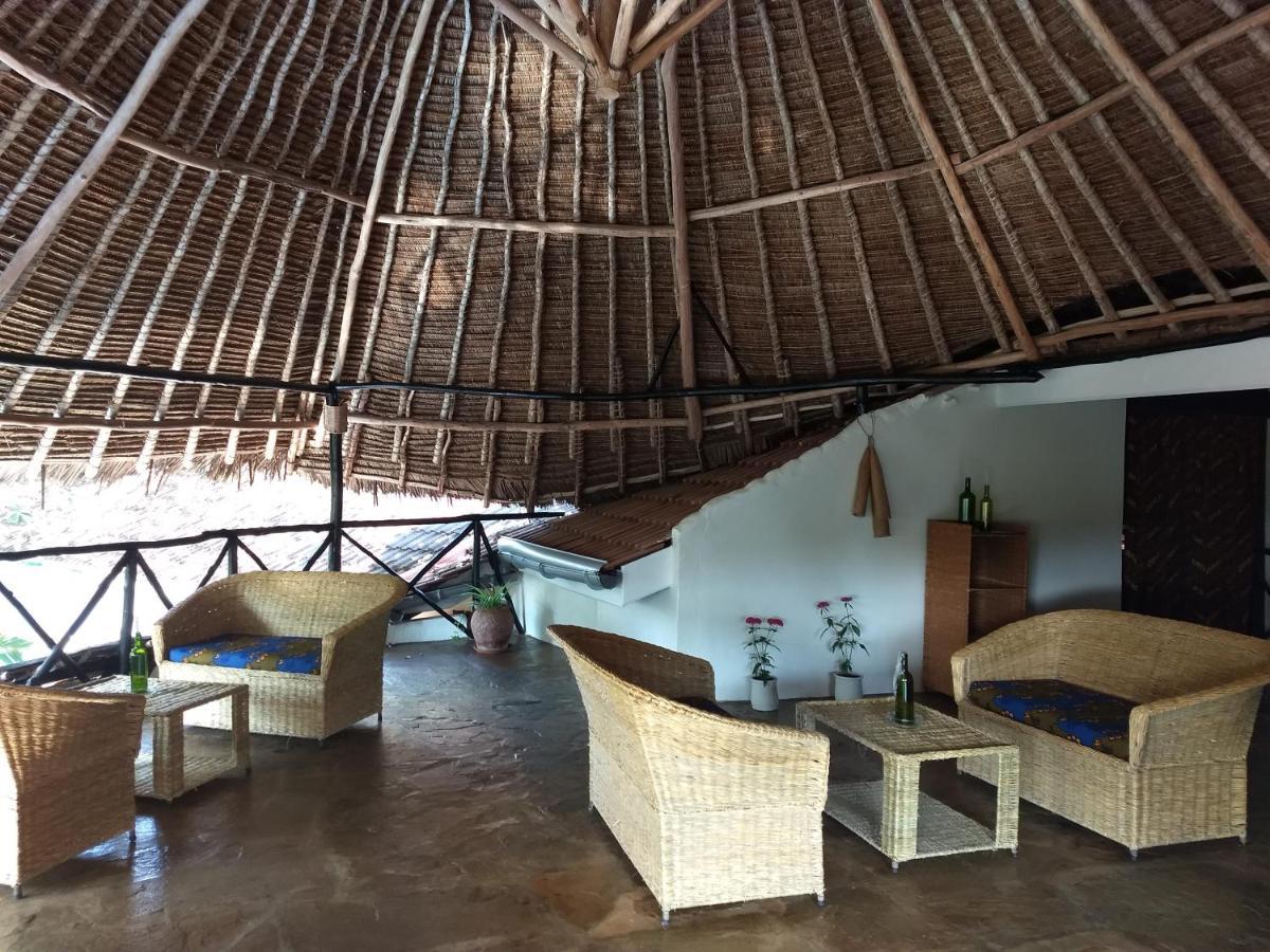 Zarafa House Bed and Breakfast Diani Beach Exteriör bild