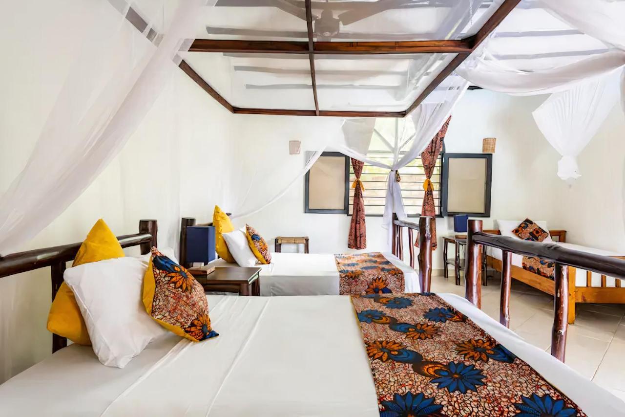 Zarafa House Bed and Breakfast Diani Beach Exteriör bild