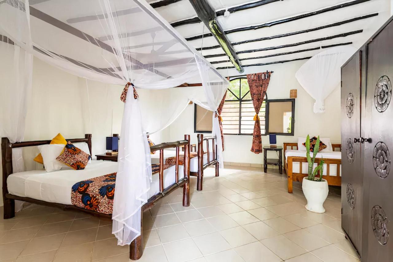 Zarafa House Bed and Breakfast Diani Beach Exteriör bild