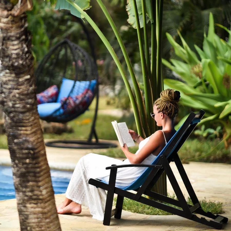 Zarafa House Bed and Breakfast Diani Beach Exteriör bild